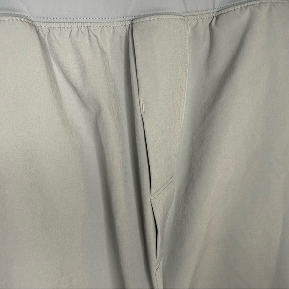 ALO Men’s 7” Repetition Short Light Gray Drawstring M - Picture 3 of 9